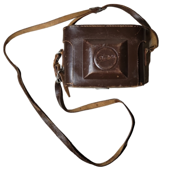 Vintage Black and Brown Camera with Leather Case - Picture 8 of 9